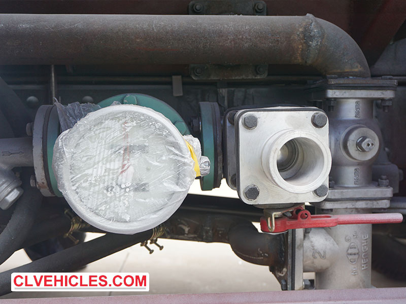 ISUZU oil tanker truck ISUZU oil tanker truck