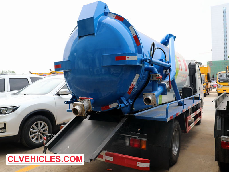 ISUZU Vacuum Tank Truck